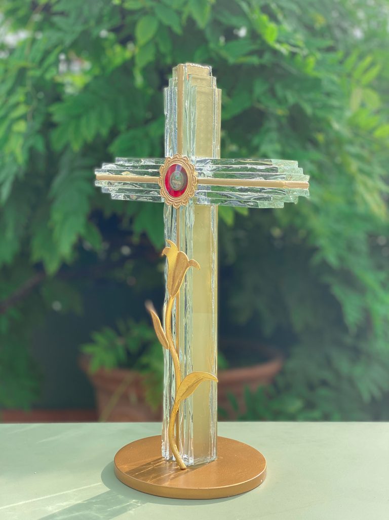 fleur nabert sculpteur reliquaire de saint joseph lingolsheim en ciel verre et feuille d'or